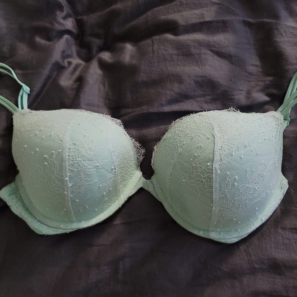 Victoria's Secret Very Sexy Mint Green Lace Bra 32DDD